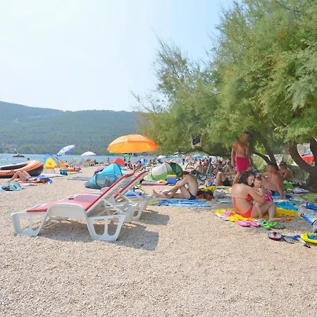 Nada Apartment Grebastica